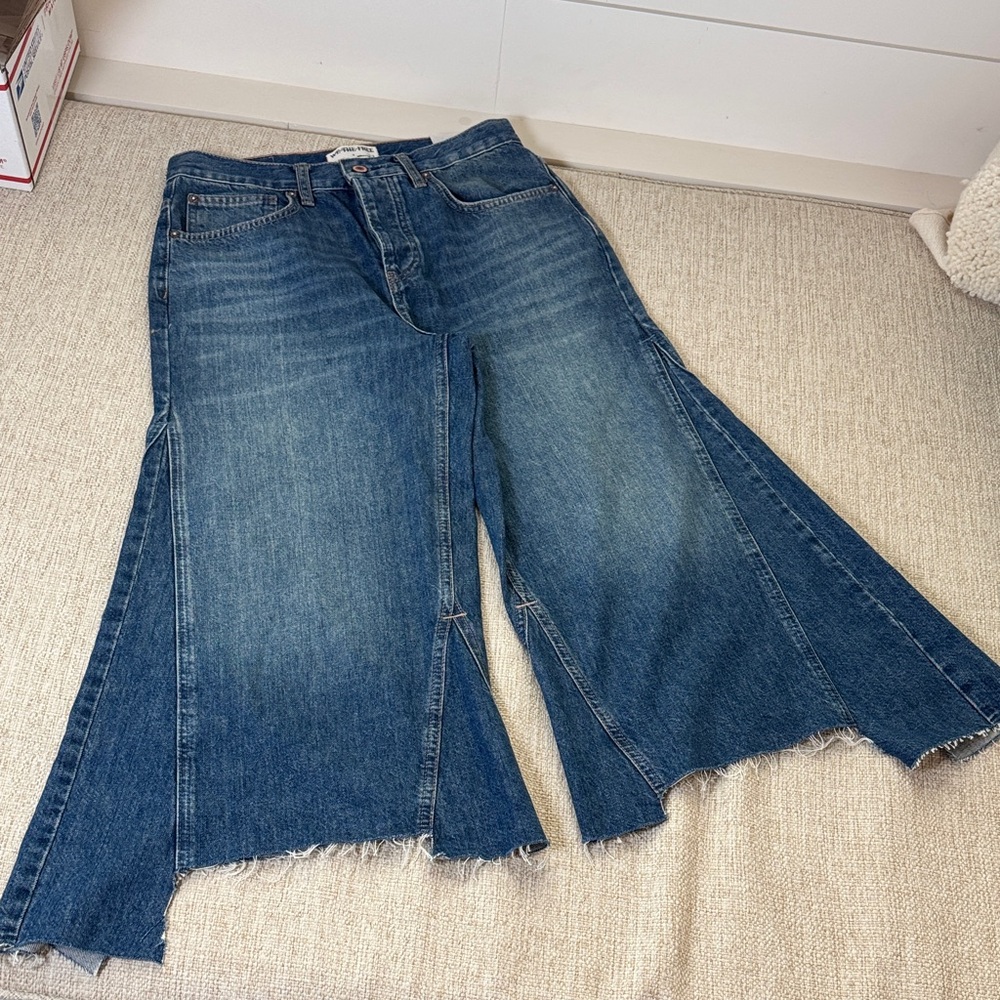 We the Free Ripple Wide Leg Crop Flare Denim Jeans, NWT, Size 27 - Picture 2 of 8